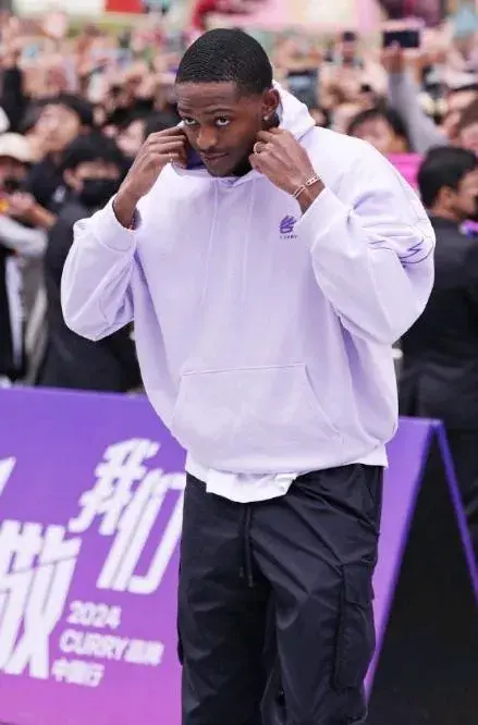 绝后, 乃至等待机, 天价续约合