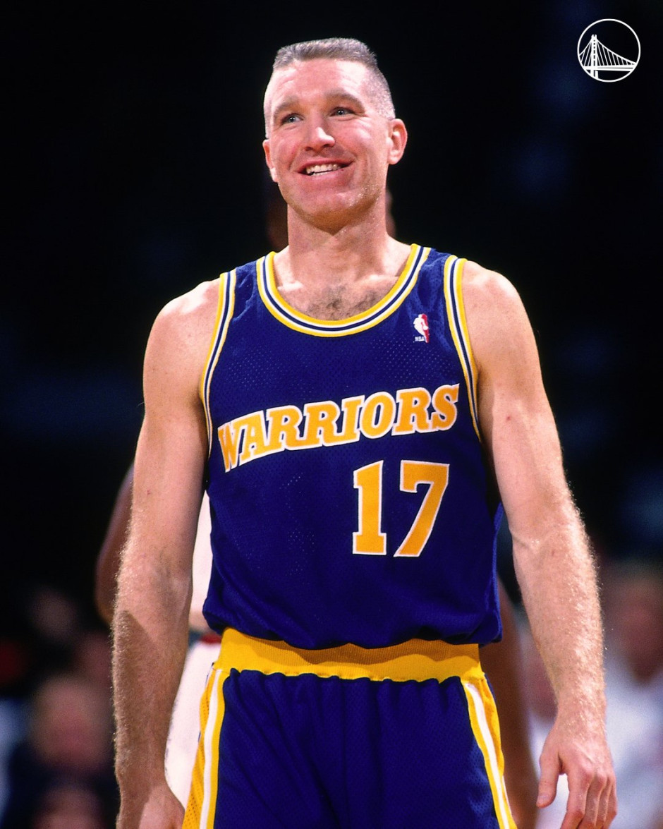 成的进攻三, 季复古球衣 成的进攻三, 季复古球衣